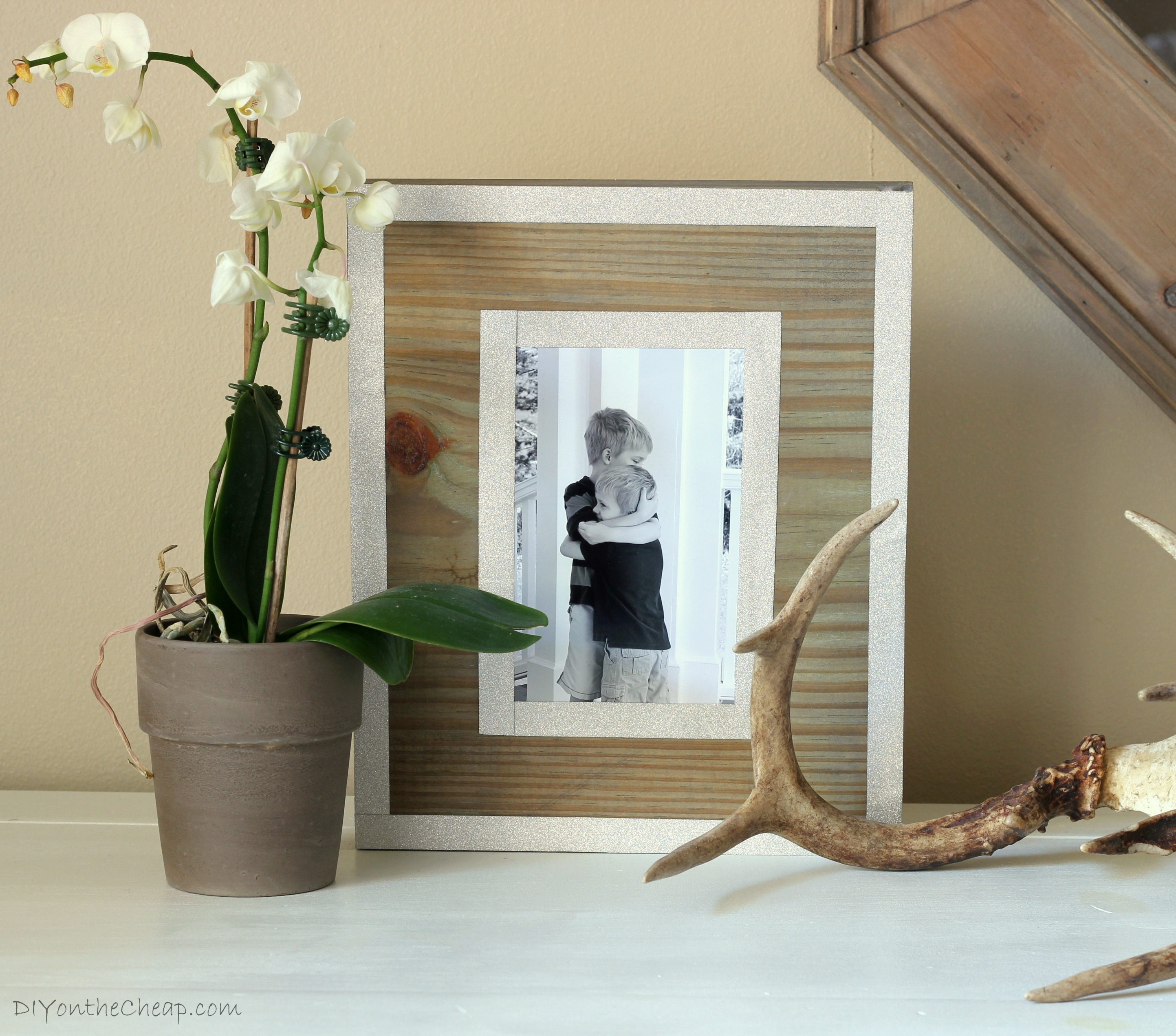 Weathered Wood Photo Frame + A Giveaway! Erin Spain