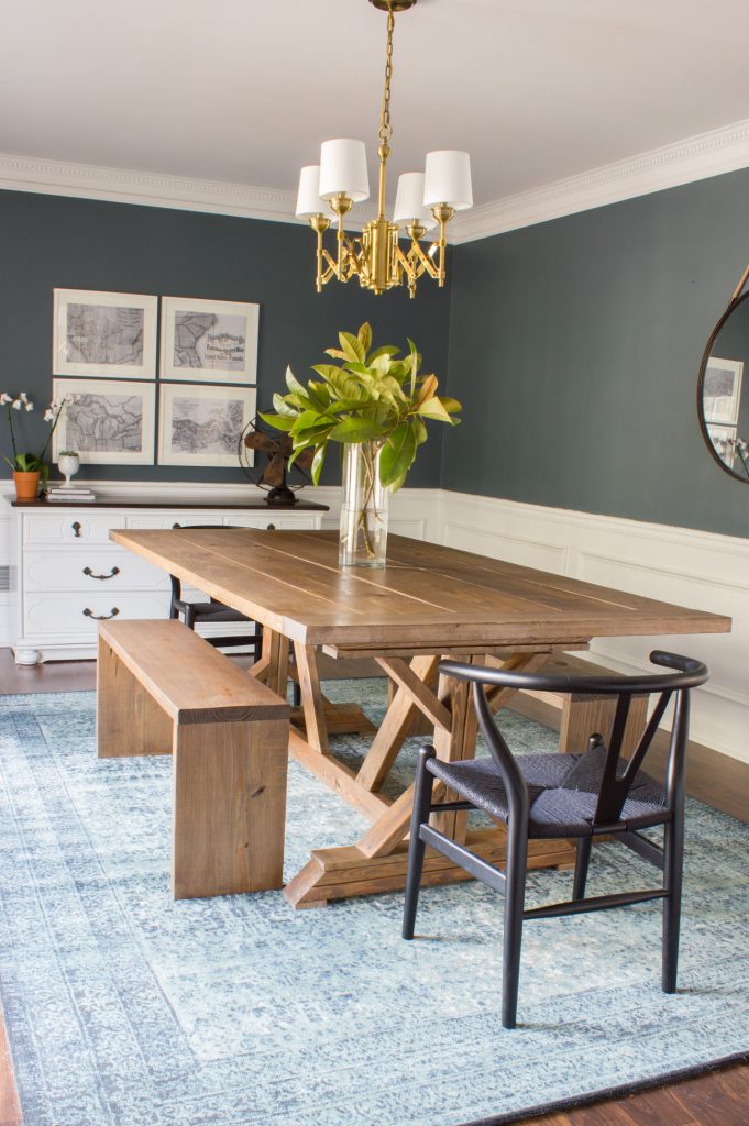 I'm in love with this DIY modern farmhouse dining table and benches! Plus she created a custom stain. So pretty!