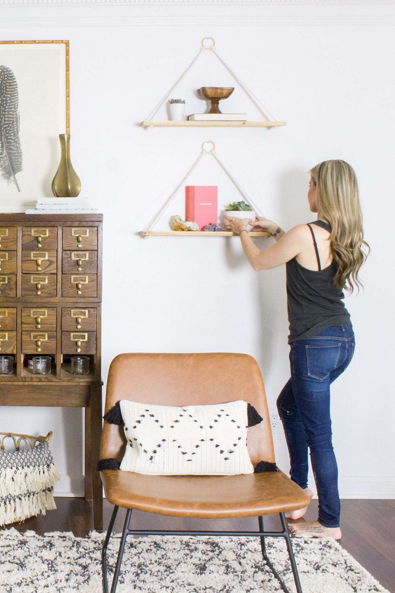DIY Hanging Rope Wall Shelves (& How to Hang Them Level) Erin Spain