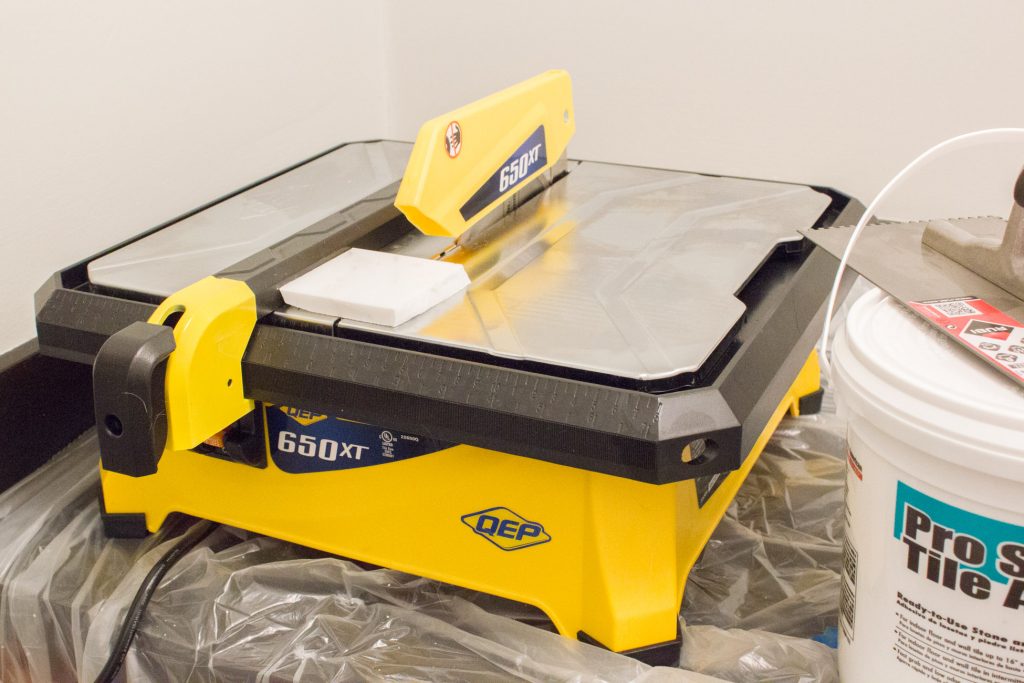 This is SO helpful! If you're thinking of installing marble subway tile, this list of tiling tips are a MUST read!